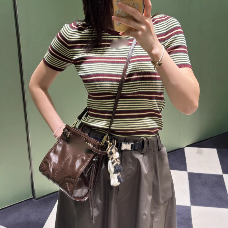 P Brand 26 Early Spring New Style Color-Block Striped Round-Neck Knit Short-Sleeve Sweater, in Stock, Export Quality Knitwear P Brand 26 Early Spring New Style Color-Block Striped Round-Neck Knit Short-Sleeve Sweater, in Stock, Export Quality Knitwear