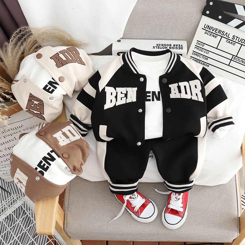 Boys' 2023 Spring New Fashionable Children's Wear Korean Version Handsome Alphabet Baseball Jersey Three Piece Set_voghion.com