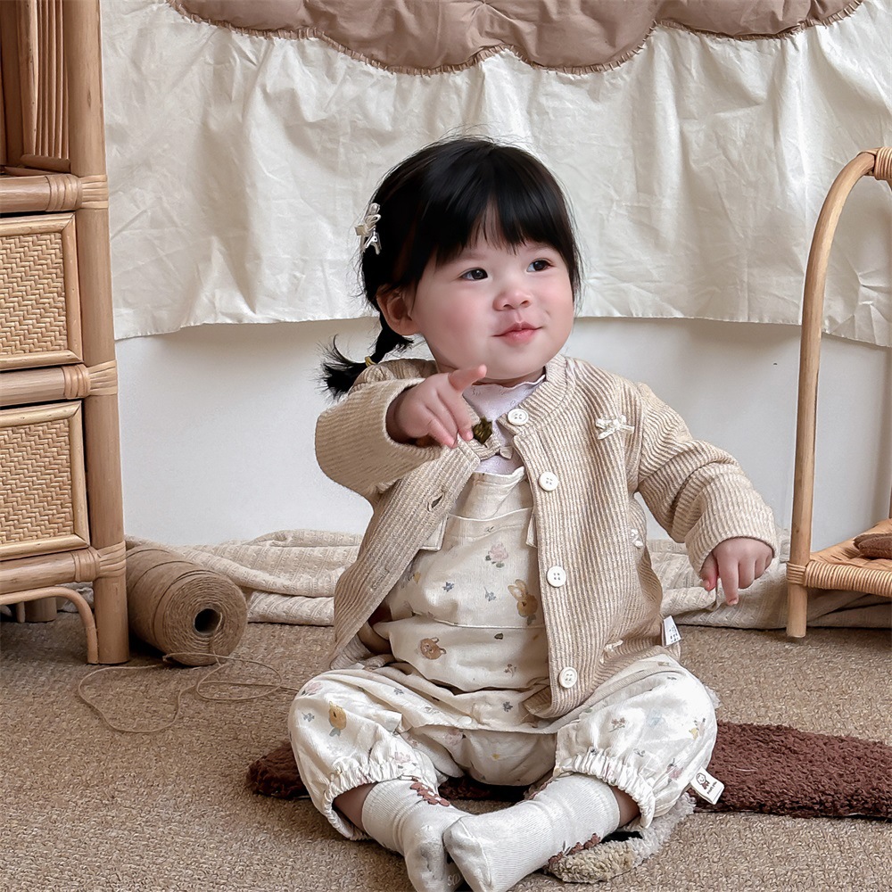 2024 traje de bebé de otoño traje de salida floral nórdico camisa de fondo de bebé femenino mono traje de dos piezas para niños pequeños Mori