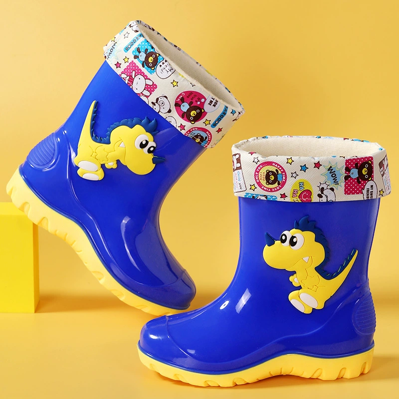 Новые милые детские резиновые сапоги, средние и большие детские резиновые сапоги с динозаврами, студенческие бахилы для мальчиков и девочек, обувь для воды среднего размера, резиновые туфли на флисовой подкладке.