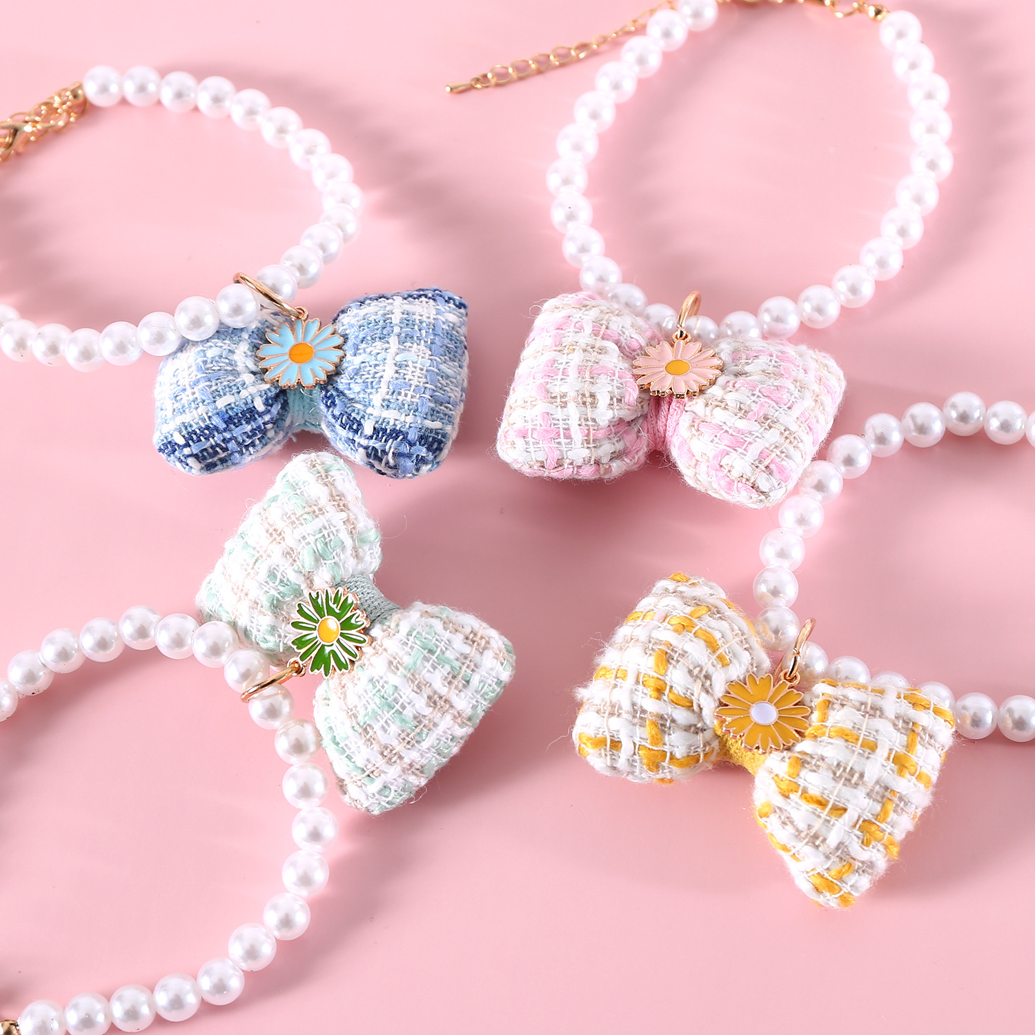 Pet Pearl Plaid Arco Colgante Collar Ajustable Perro Gato Daisy Princess Accesorios Collar de Cumpleaños