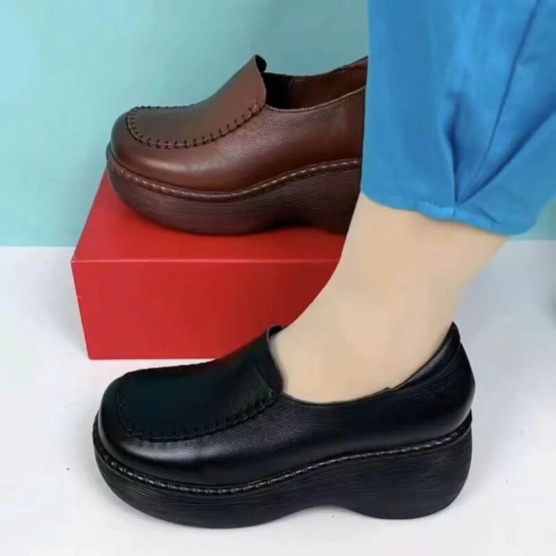 Soft Leather Loafers for Women 2026 New Style Soft Sole Non-Slip Middle-Aged Mom Shoes Retro British Style Thick Sole Wedge Heel