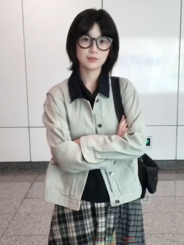 翻领拼接牛仔外套女秋季新款复古显瘦宽松短款小个子夹克上衣|undefined