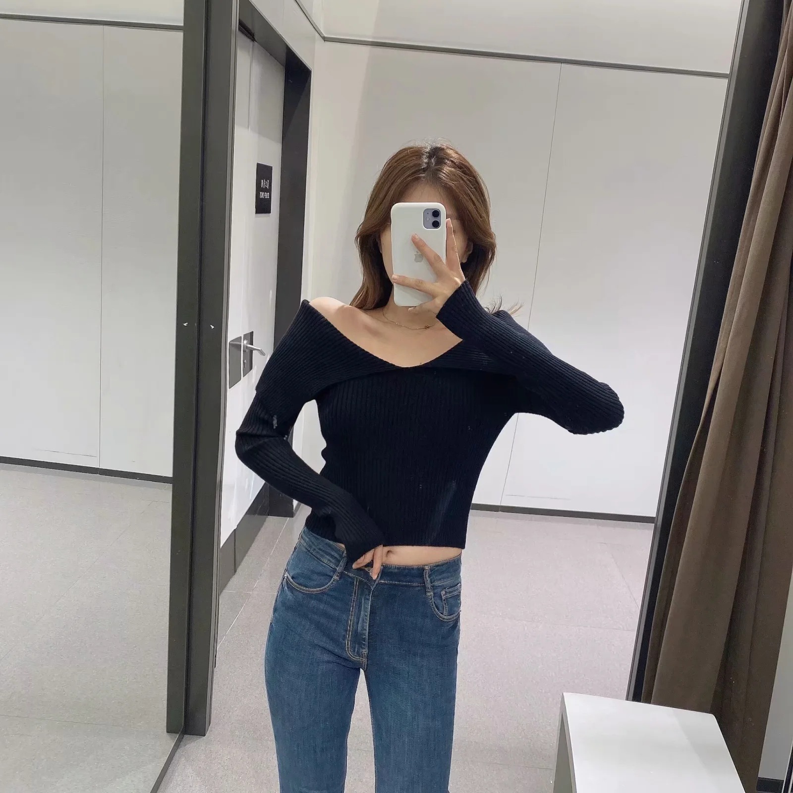 Sexy Off-The-Shoulder Large Lapel Long-Sleeved Solid Color Knitted Sweater NSZQW115391