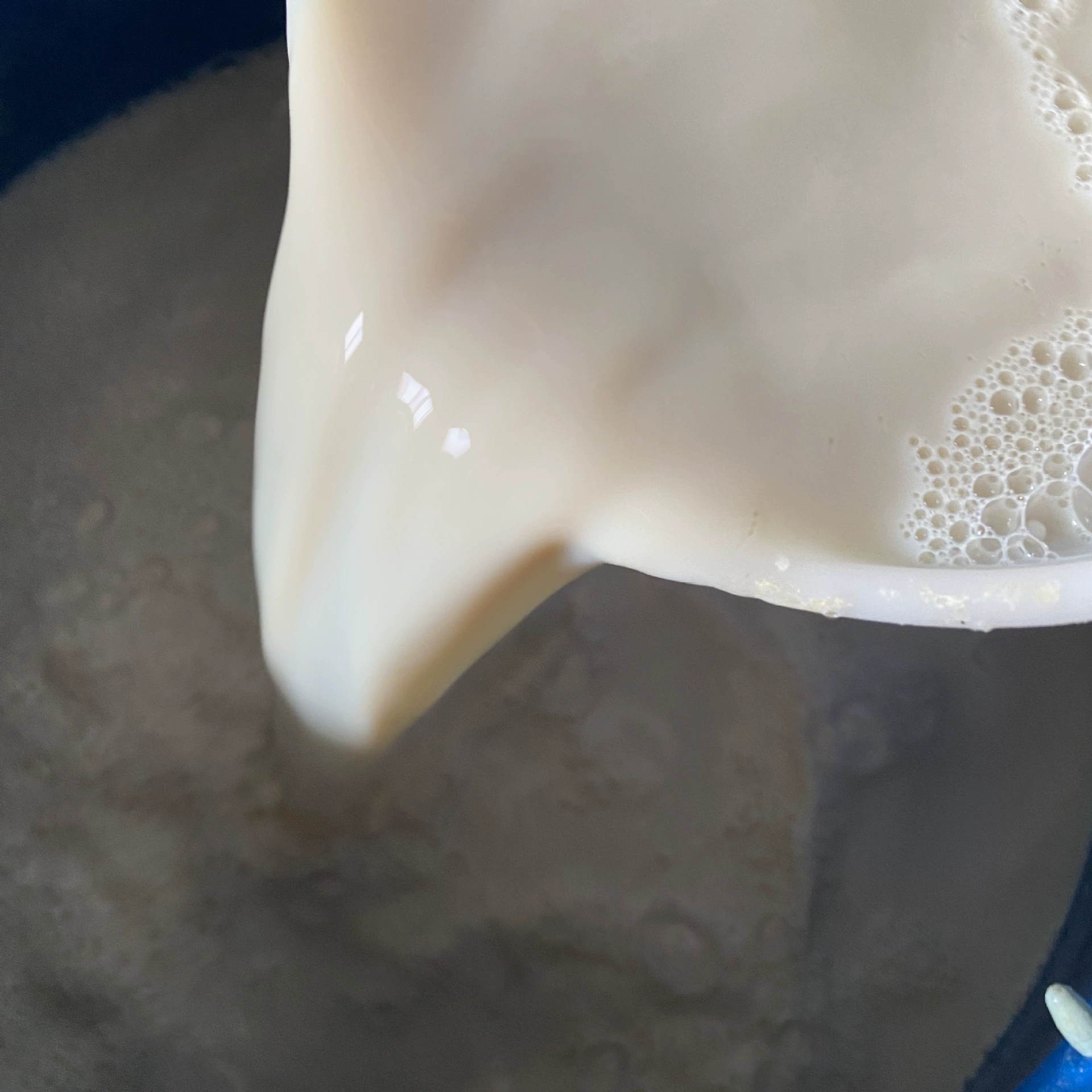 Край жидкой кожи уплотнитель кромки жидкий уплотнитель кромки шлифовальный станок для кромки жидкий уплотнитель кромки на водной основе жидкий уплотнитель края кожи растительного дубления ночной