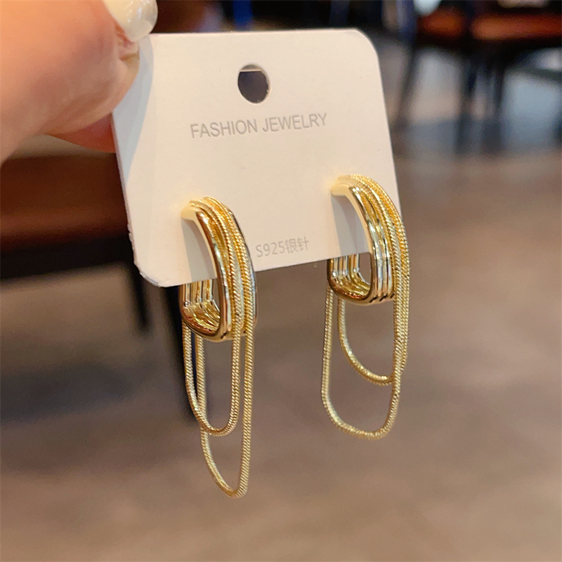Holiday, Daily Occasion Alloy Material Geometric, Solid Color Pattern 1 Pair Vintage Style Geometric Solid Color Plating Alloy Hoop Earrings