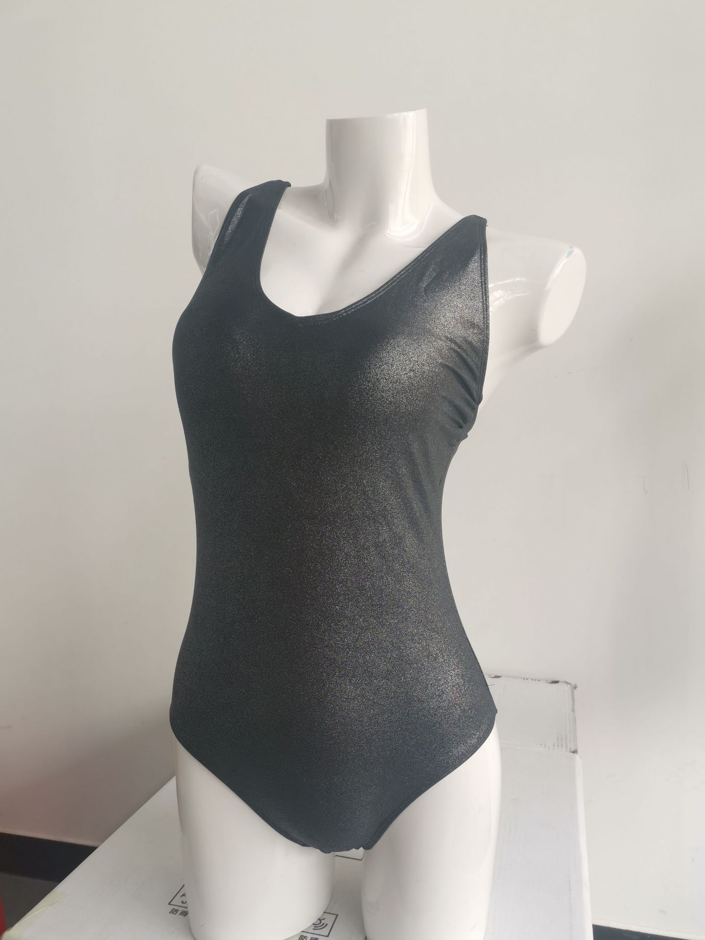 �¿�羳����Ӿ��ŷ���Ը��黨ӡ����ȪӾ�µ���Ӿװ���ڴ��ص�