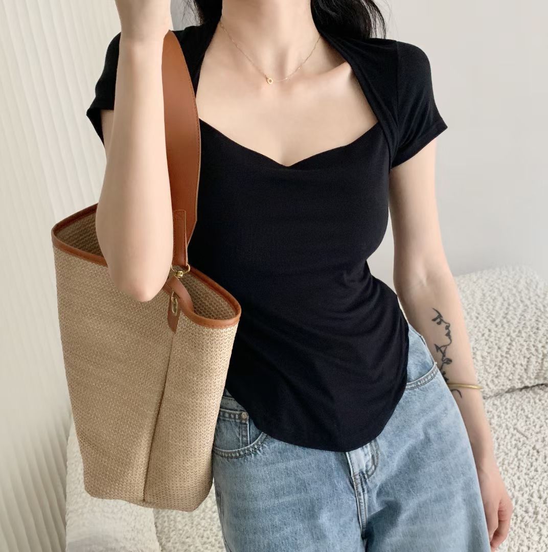 Camiseta blanca de manga corta con cuello cuadrado para mujer, nuevo estilo de verano 2026, top sexy de diseño ajustado, camiseta básica.