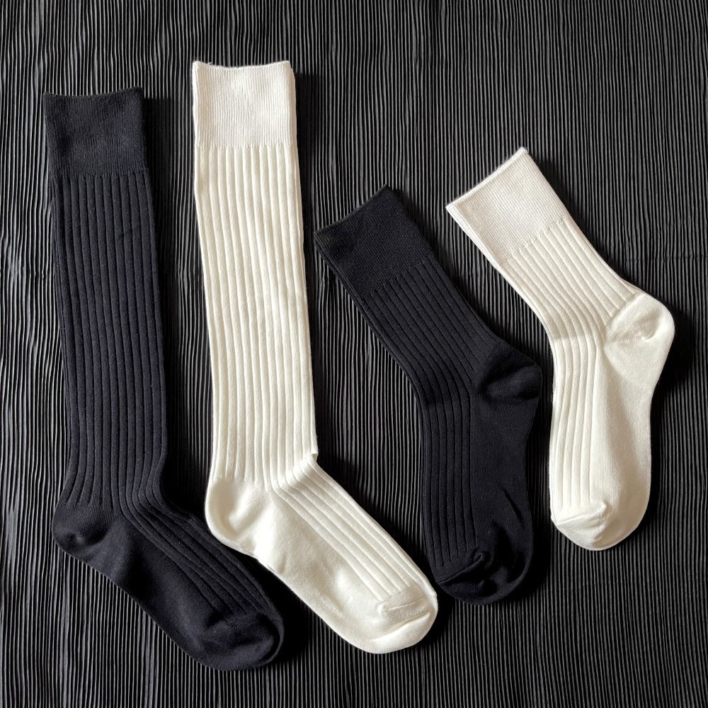 Unisex Gender Simple Style Unisex Solid Color Cotton Crew Socks A Pair