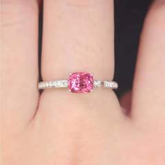 新款仿真天然粉色石新款時尚氣質開口戒指女款1克拉粉尖晶石戒環