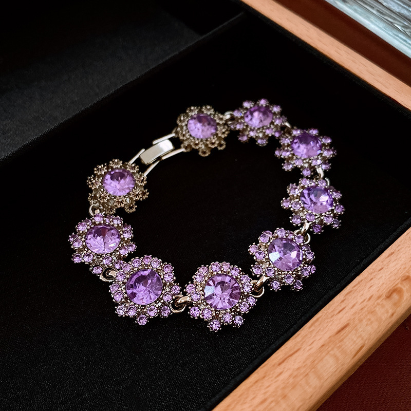 32 brazalete de patrón de flores con diamantes de varias capas