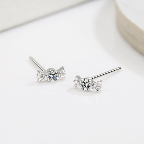 Knock on mini sparkling diamonds, cute candy earrings, exquisite ear care, simple style, no need to take off student earrings when sleeping 