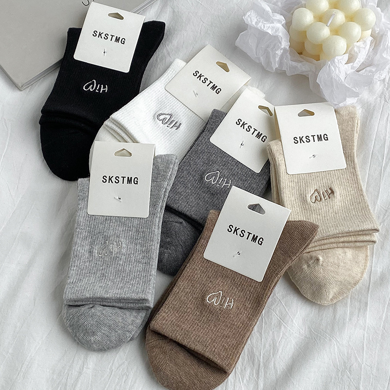 Women's Socks Spring and Autumn Japanese Love Embroidered Cotton Socks Autumn and Winter Trendy Women's Socks Non-slip Stockings Women's Socks Spring and Autumn Japanese Love Embroidered Cotton Socks Autumn and Winter Trendy Women's Socks Non-slip Stockings