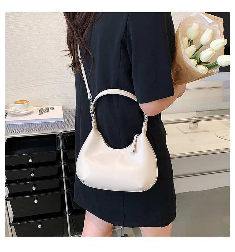 2022 New Solid Color Crossbody Shoulder Underarm Dumpling Bag display picture 2