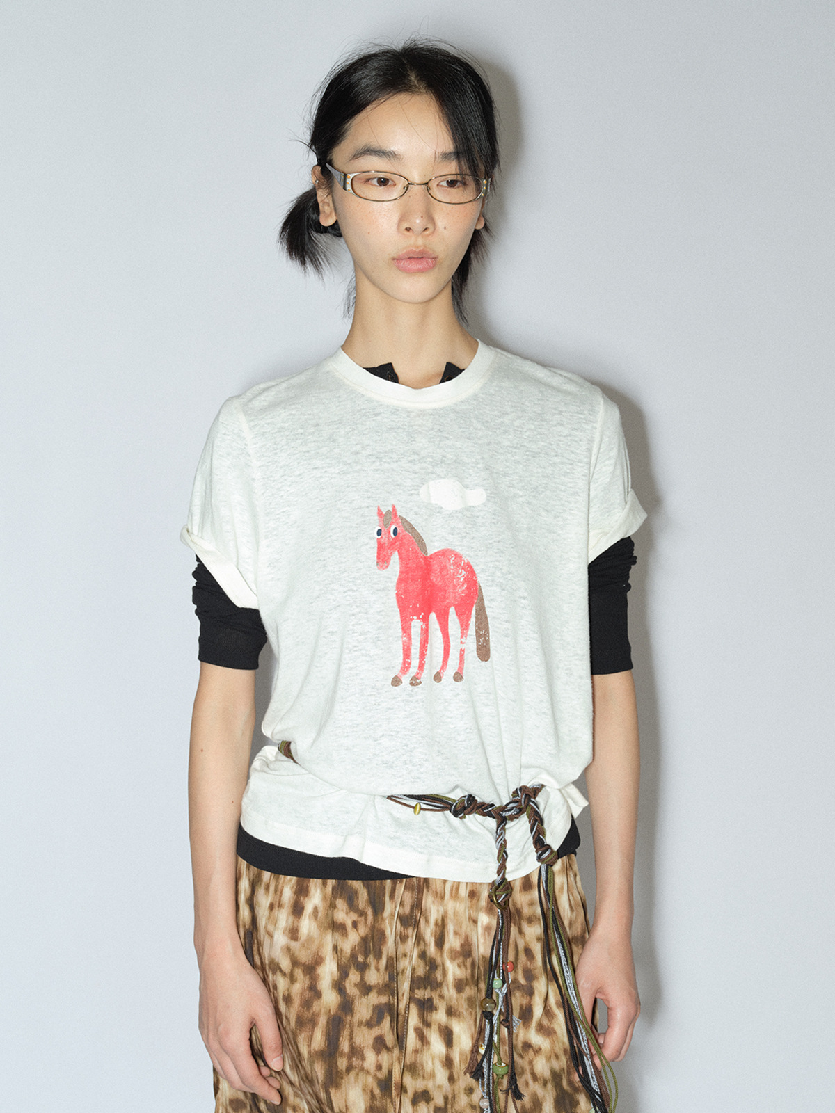 [知識時] 新商品の亜麻通気性ポニープリント丸襟半袖ゆったりカジュアルtシャツの上着の女性v 8208