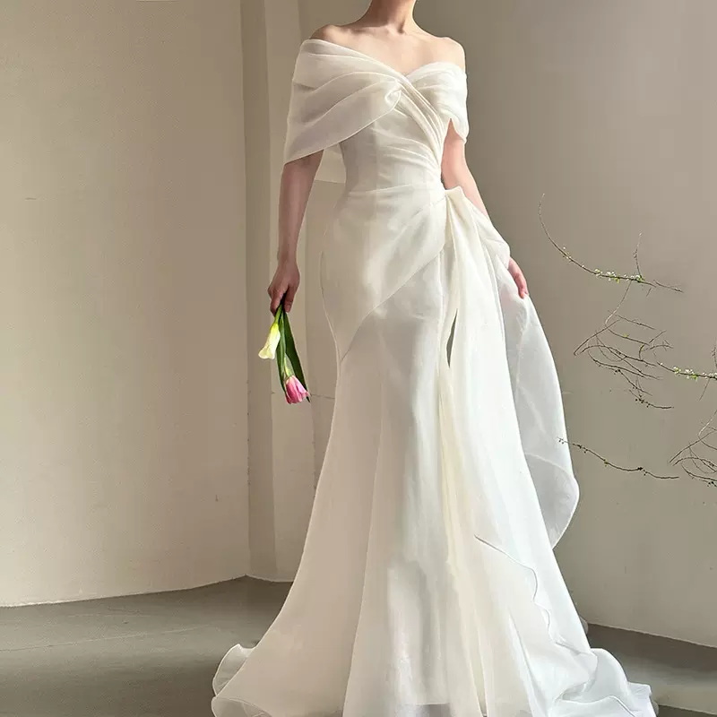 法式轻婚纱2025新款新娘高级感森系超仙一字肩出门纱拖尾白色礼服