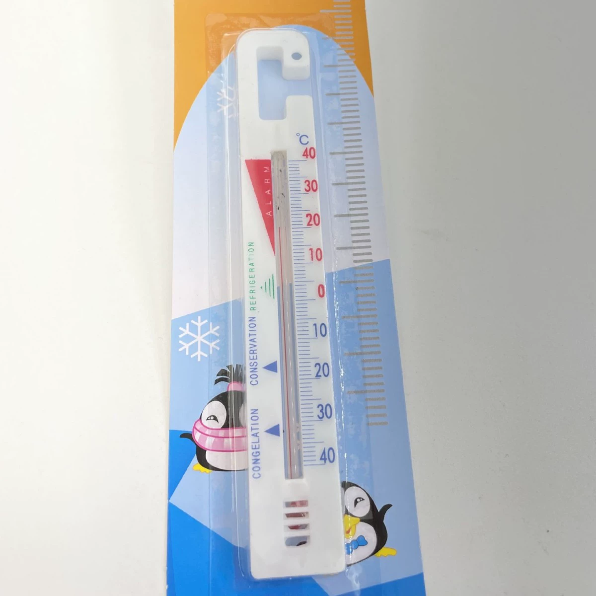 Наша компания специализируется на производстве магнитных термометров для холодильников, пластиковых миниатюрных высокоточных термометров для измерения температуры в помещении с магнитным креплением.