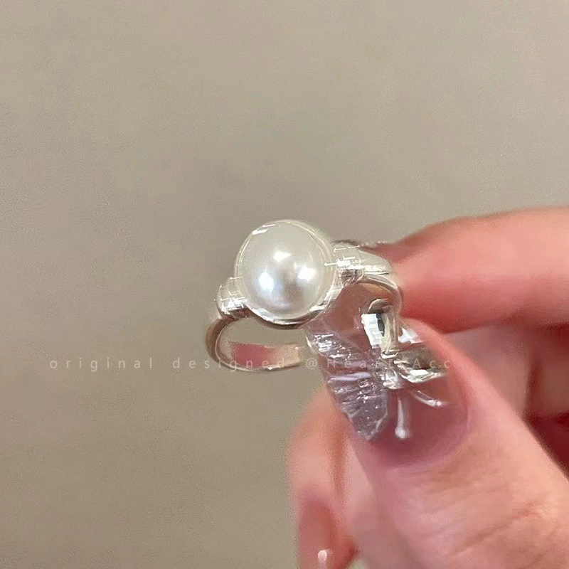 Ring, Retro Small Bow Design, Light-Luxury Silver-Tone Statement, One Size