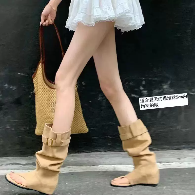 妍顺~现货葡萄妈时髦辣妹风露趾人字靴内增高西部显瘦中筒堆堆靴
