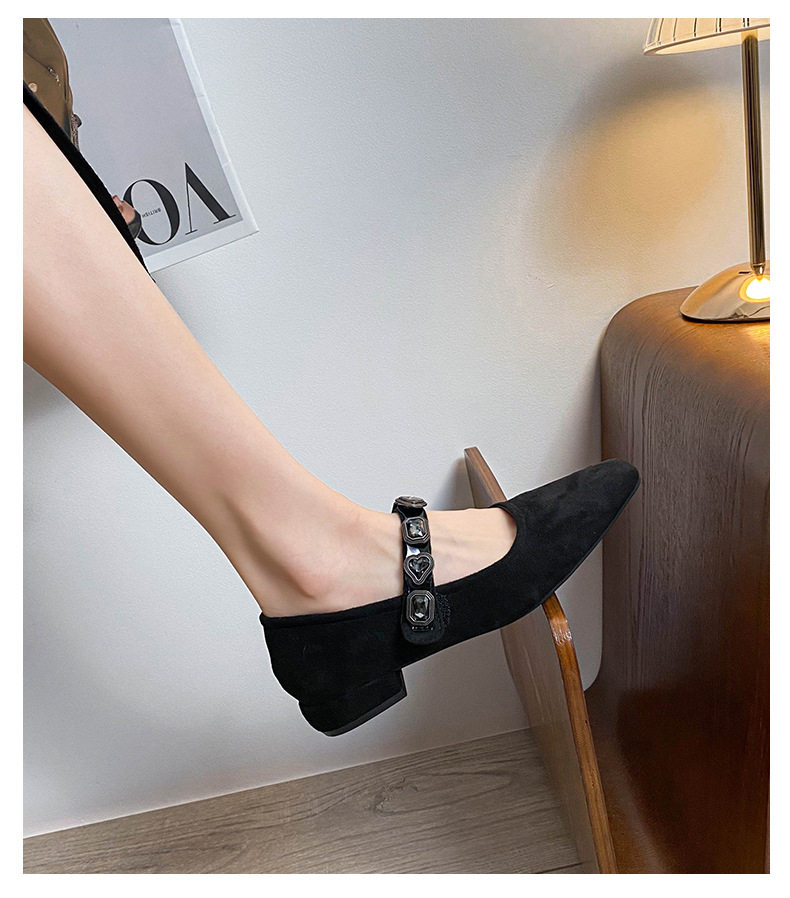 Giày Mary Jane nữ mũi vuông nhỏ, quai ngang đính đá, họa tiết da báo trái tim, gót thấp 1–3 cm — Màu đen, Vân báo chi tiết 23