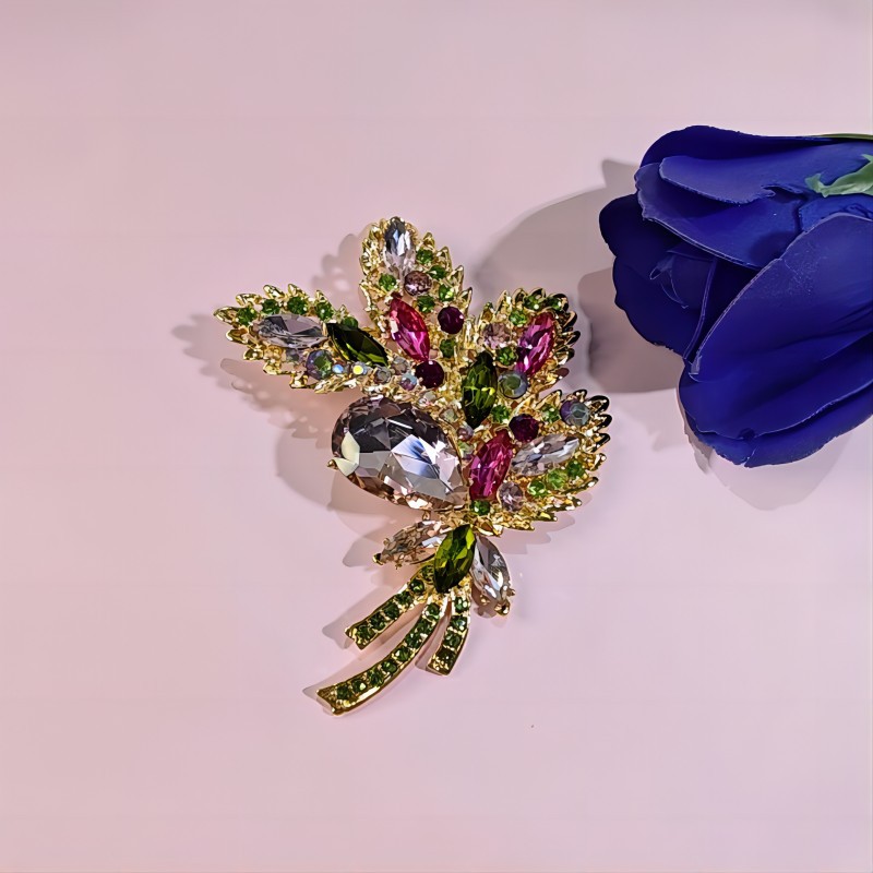 Broche de hoja rosa con estrás para mujer joya elegante_voghion.com