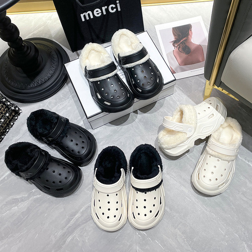 Thick-soled holey shoes for winter with removable cotton slippers, stylish outerwear for women, warm and non-slip nurse sandals