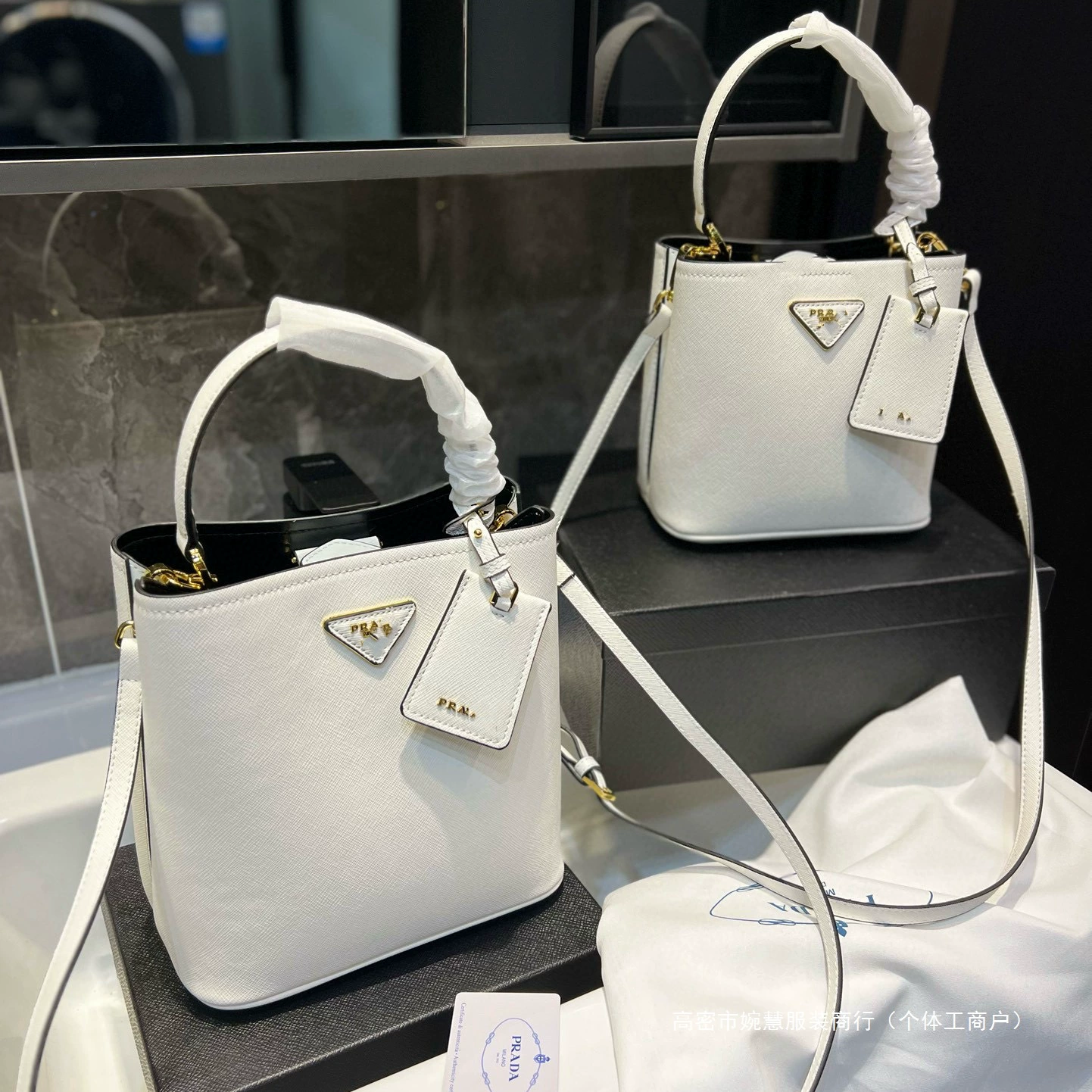Shoulder bag, capacious leather one-shoulder bag, purse