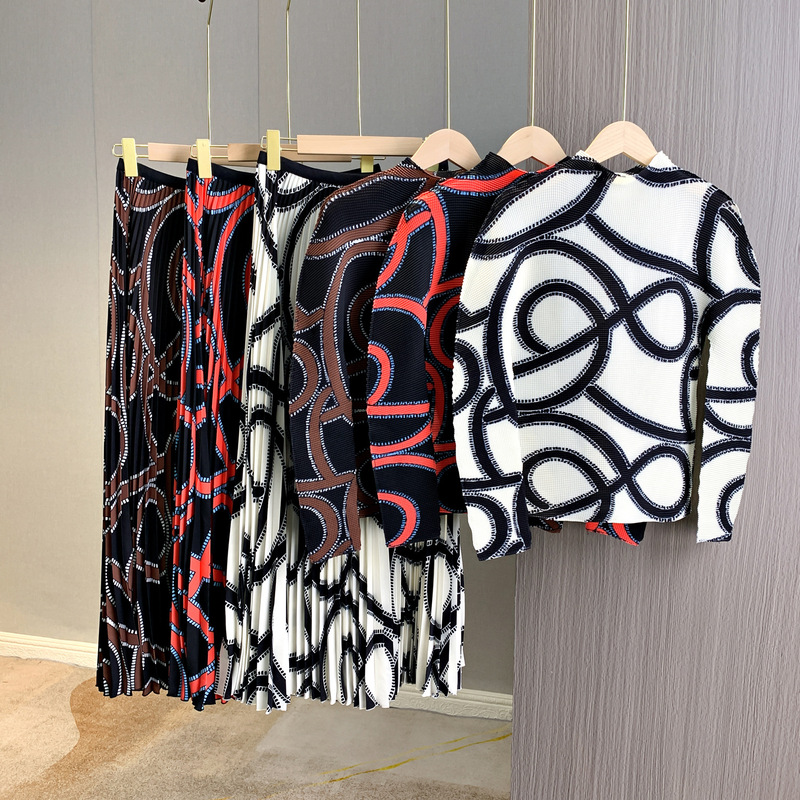 European Fashion Casual Suit Women's Autumn Miyake Thin Long-sleeved Half-high Collar Top Pleated Pleated Skirt Two-piece Set