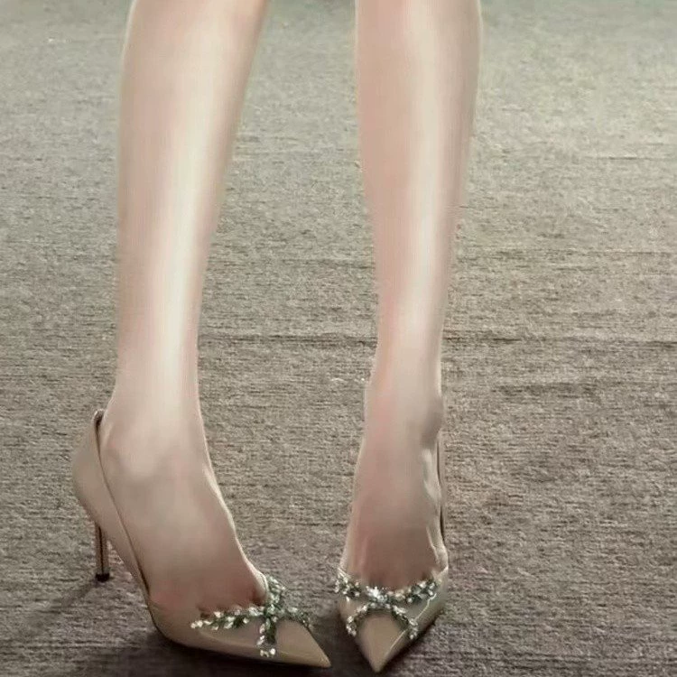 Дорогой! Тысячи золота ~ Темперамент обнаженной лакированной кожи с заостренными каблуками и мелкими туфлями