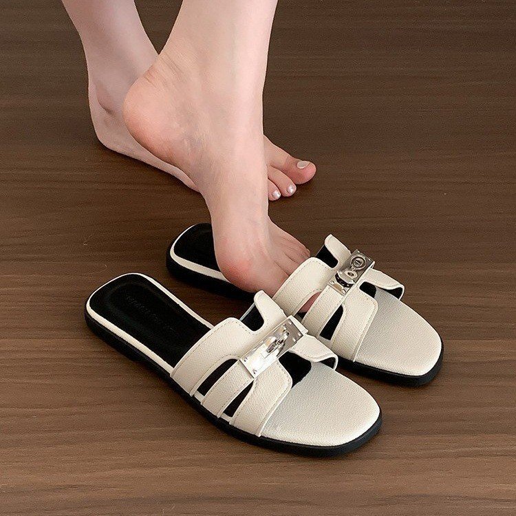 High-End Niche Metal Buckle Slippers for Women's Outer Wear 2025 Summer New Anti-Slip Soft Flats Bottom Beach Sandals High-End Niche Metal Buckle Slippers for Women's Outer Wear 2025 Summer New Anti-Slip Soft Flats Bottom Beach Sandals