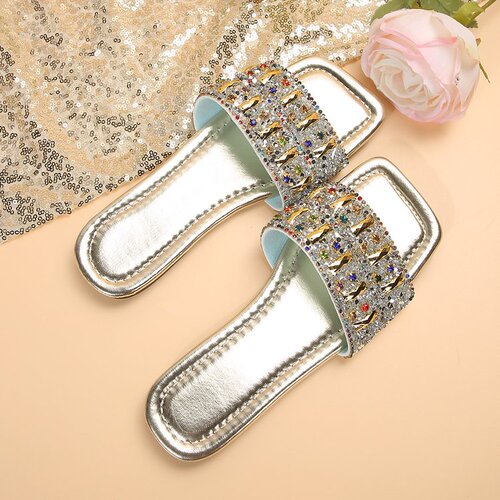 Summer new European and American full diamond flat slippers, women's fashionable sandals, women's outer sandals, beach shoes wholesale