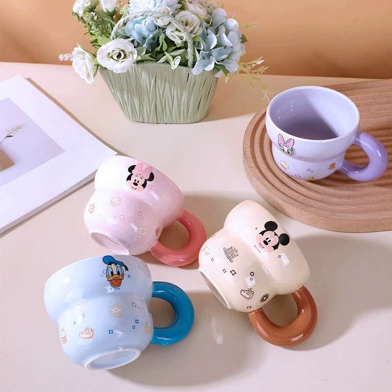 Tazas de cerámica de Disney, tazas de oficina de agua potable doméstica, tazas de café lindas para mujeres, Daisy