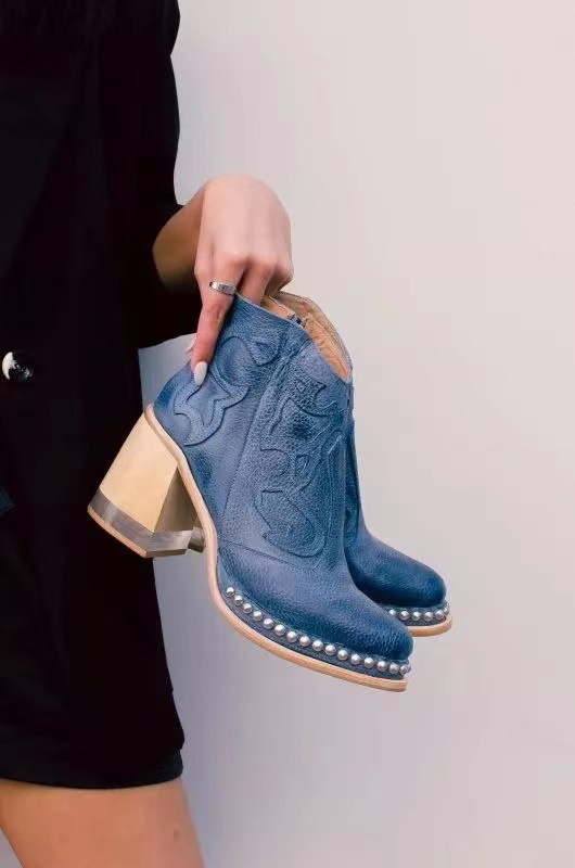 Women's Shoes short tube Martin boots women's medium heel pointed toe embroidered hot diamond boots _voghion.com