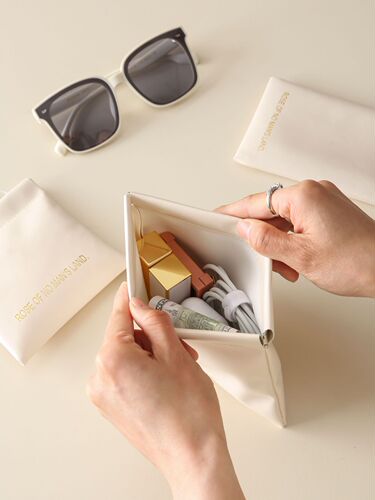 Cross-border lipstick bag, cosmetics, PU storage bag, automatic closing, shrapnel gift bag, portable headphones, data cable, change