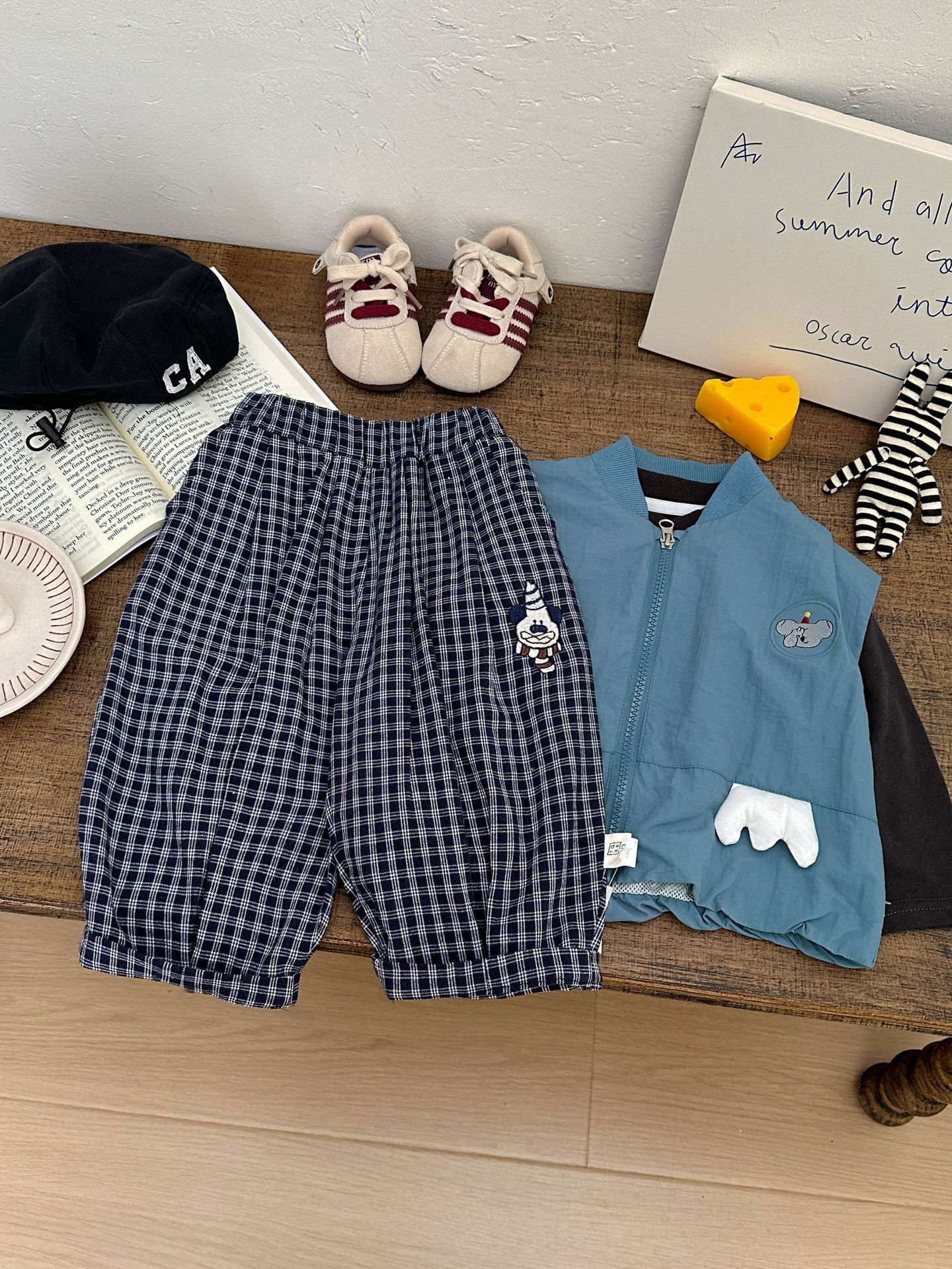 Primavera coreana 2026 nuevo chaleco guapo vestido de bebé sin mangas chaqueta de otoño ropa de bebé hombro