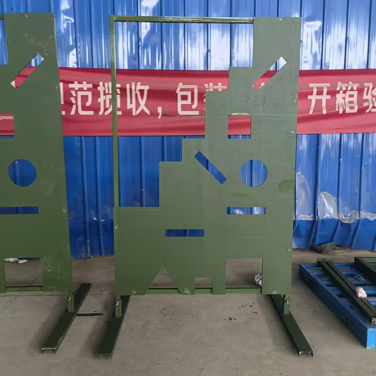 九孔射击靶厂家现货六头风车靶 钢板靶 三头摇摆靶 移动靶