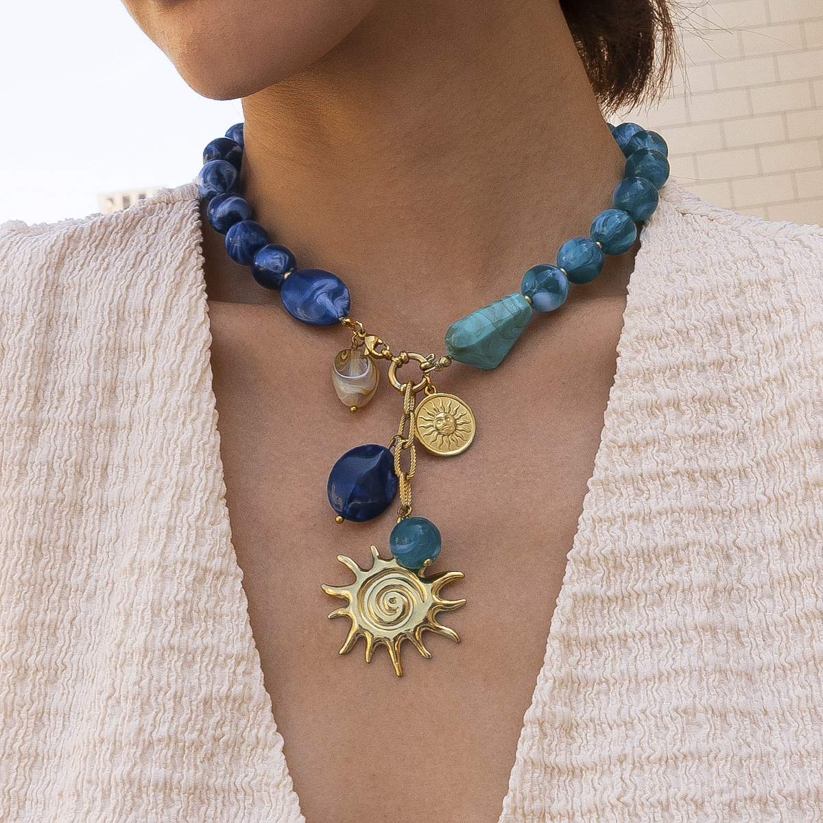 Collar de acero inoxidable de alta calidad acrílico azul para mujeres no se desvanece