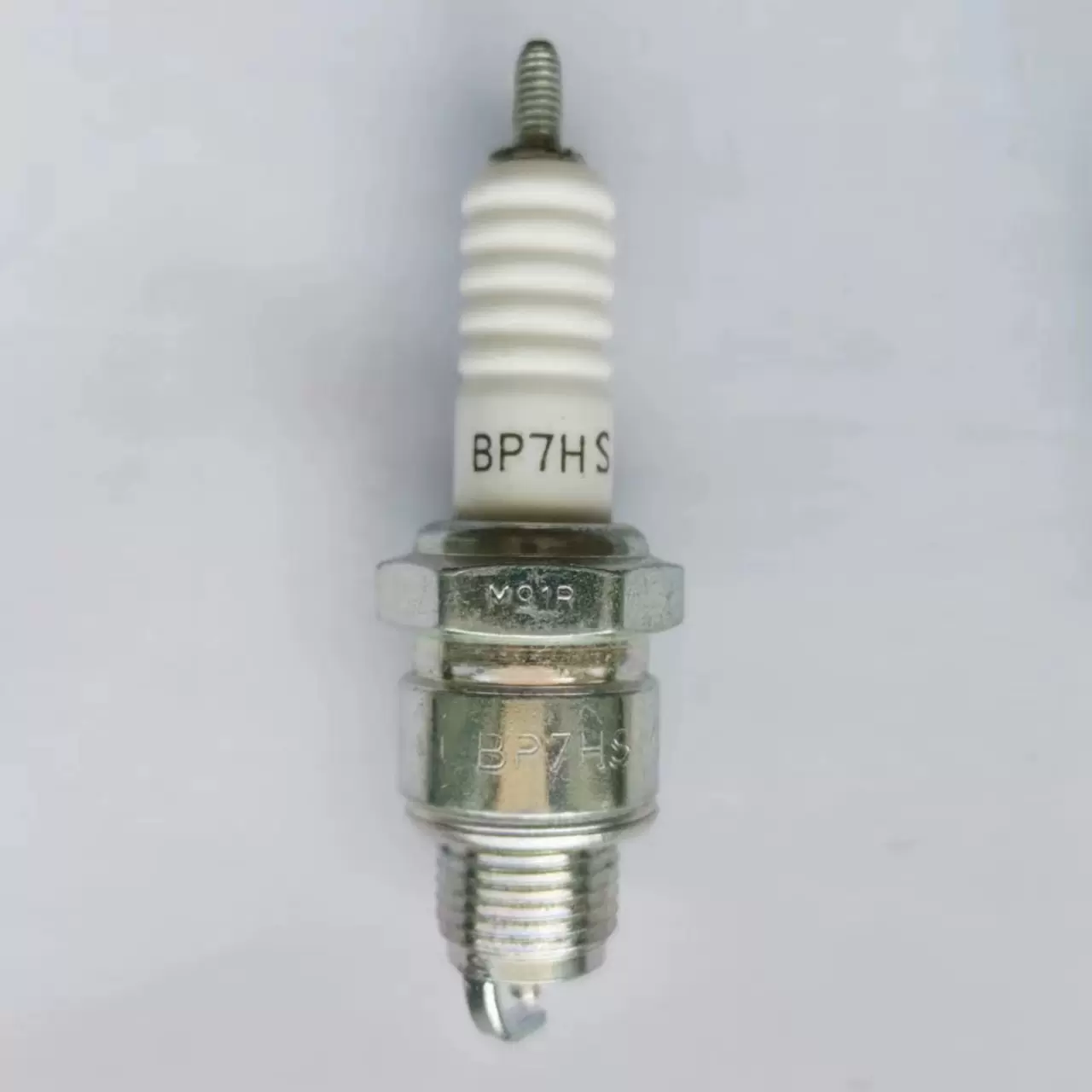 BP7HS火花塞E6TC喷雾器路面抛光机BP5ES汽油冲击夯BPR4HS火花塞