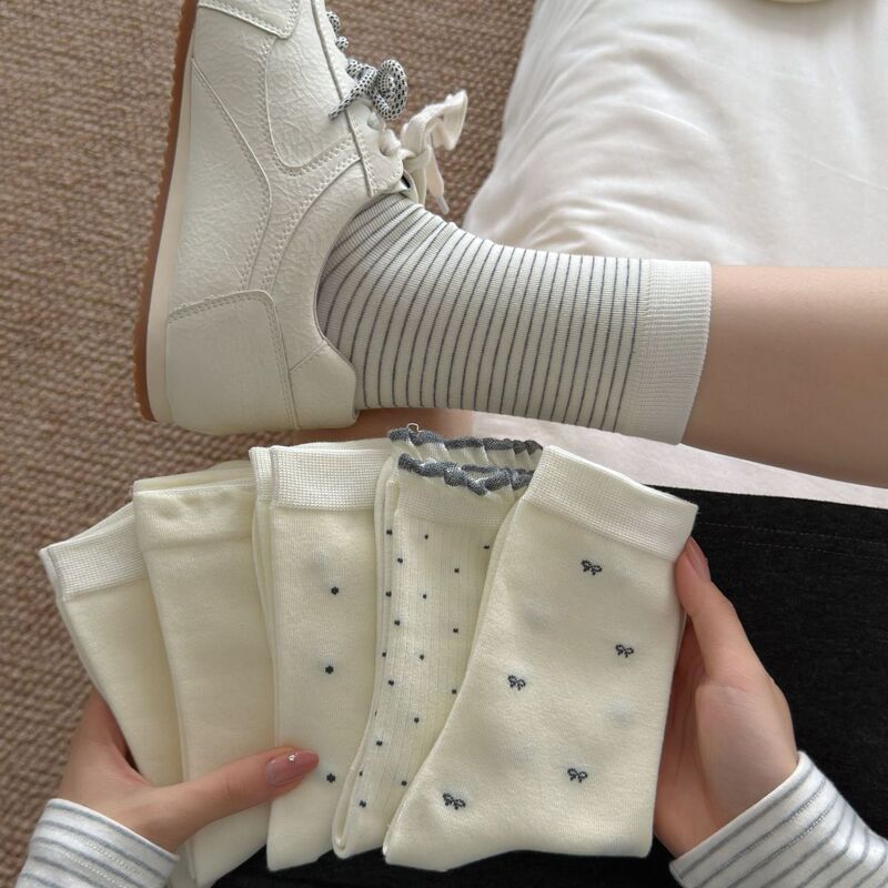 Pure cotton white socks for women, autumn and winter polka dot mid-calf socks, Japanese style stacked socks, lace trim, fine stripes, versatile combed cotton long socks Pure cotton white socks for women, autumn and winter polka dot mid-calf socks, Japanese style stacked socks, lace trim, fine stripes, versatile combed cotton long socks
