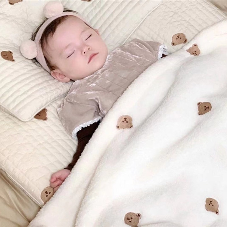 Korean Ins Bear Embroidered Cover Blanket Baby Velvet Blanket Cuddle Blanket Infant and Toddler Outing Blanket Autumn and Winter Nap Blanket
