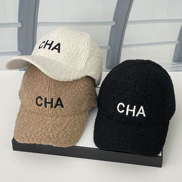 Brand velvet baseball cap for leisure