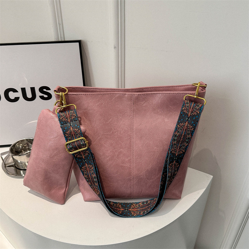 Nueva bolsa de hombro retro moda casual de gran capacidad bolsa de mano para mujeres 2024 moda de verano simple mochila