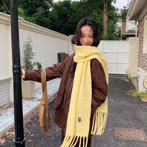 Super beautiful cheese yellow ~ Korean staple wool embroidery scarf autumn and winter versatile tassel couple neck scarf