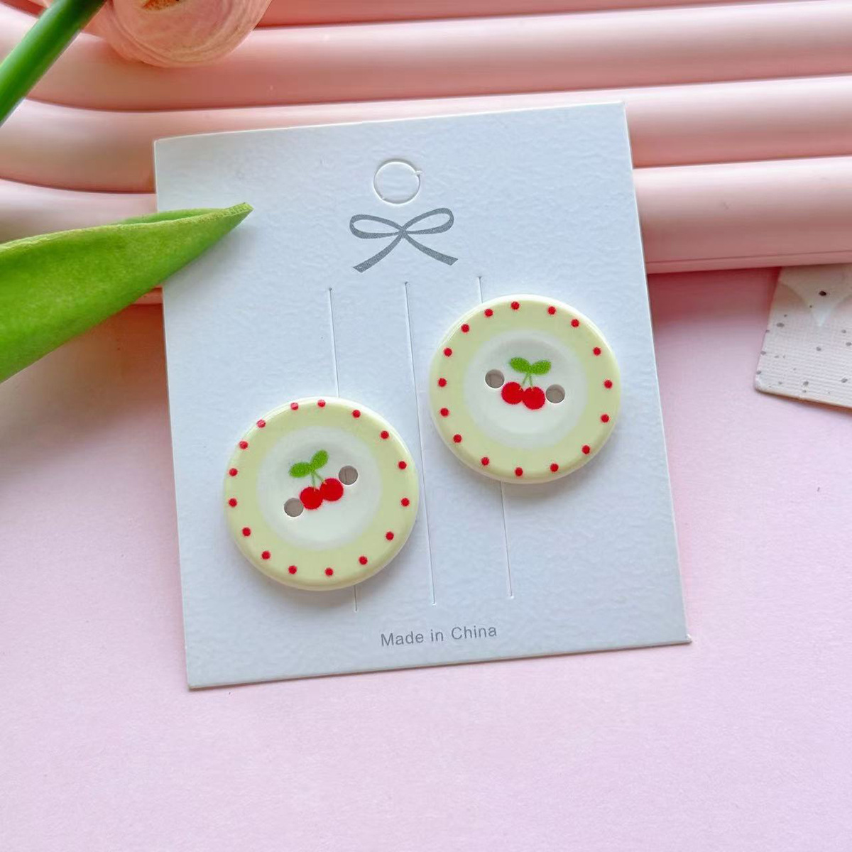 옐로우 레드 체리 버튼 25*25mm
