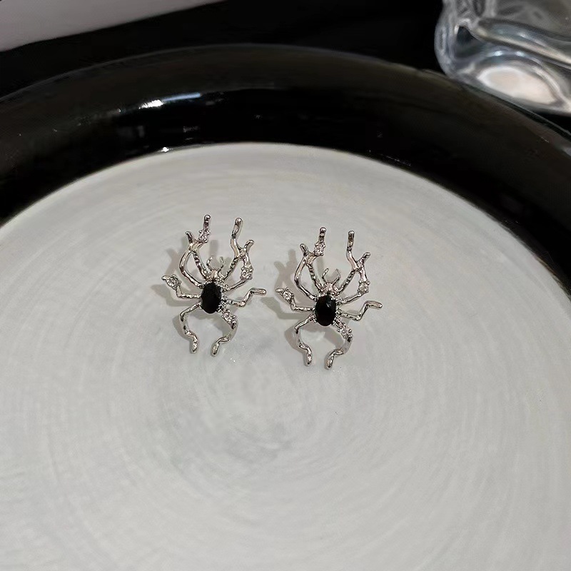 Fashion Spider Titanium Steel Plating Inlay Artificial Gemstones Ear Studs 1 Pair