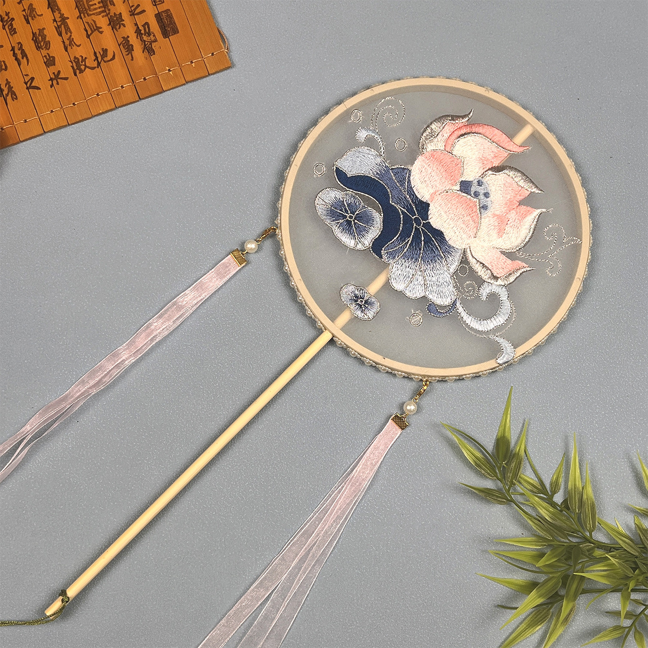 로터스-라운드-미디엄