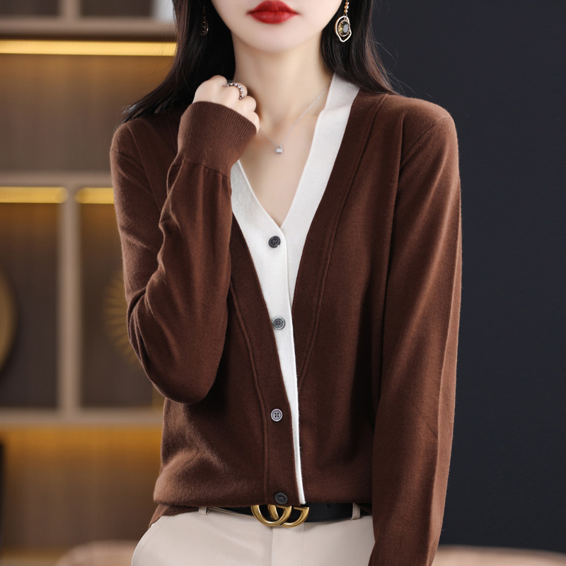 Autumn elegant woolen cardigan