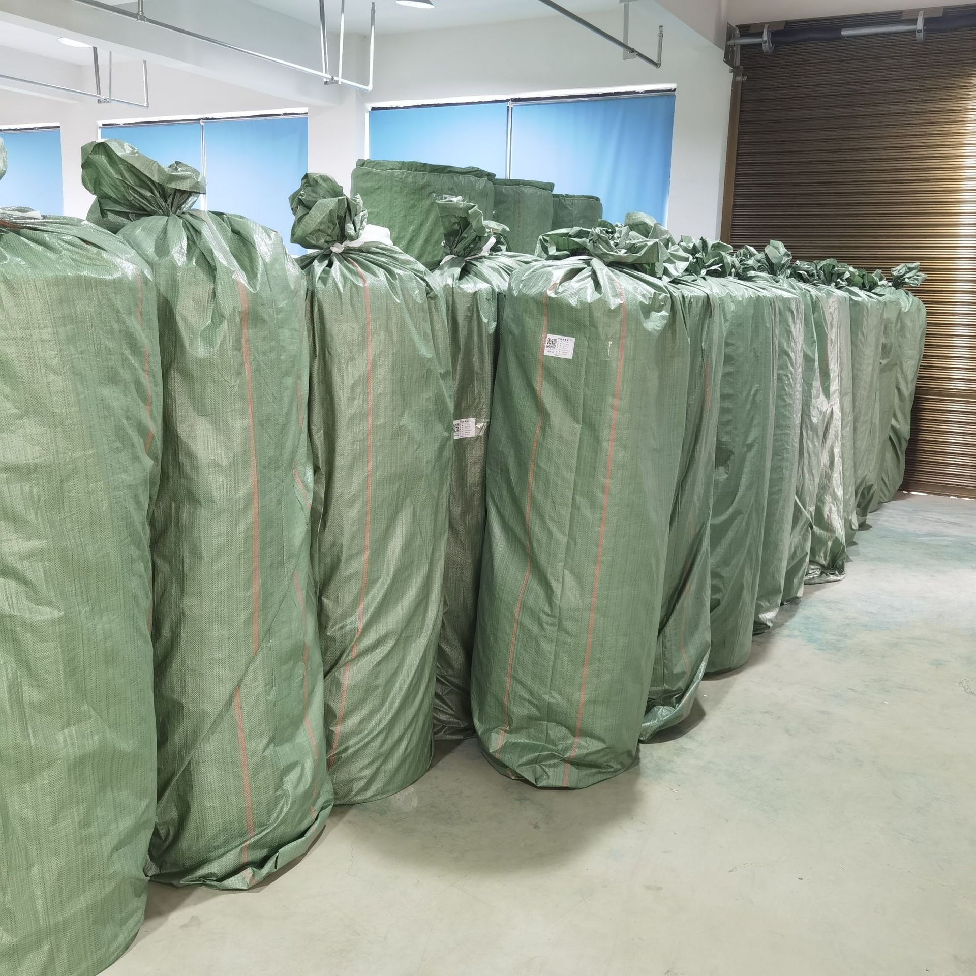 干湿卸妆巾布人造棉聚酯纤维工艺防尘纸水刺无纺布珍珠纹