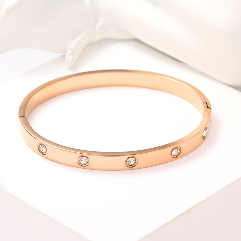 Titanium steel buckle ten diamond card bracelet non-fading classic all-match Non-outdated jewelry online celebrity niche design wholesale Titanium steel buckle ten diamond card bracelet non-fading classic all-match Non-outdated jewelry online celebrity niche design wholesale