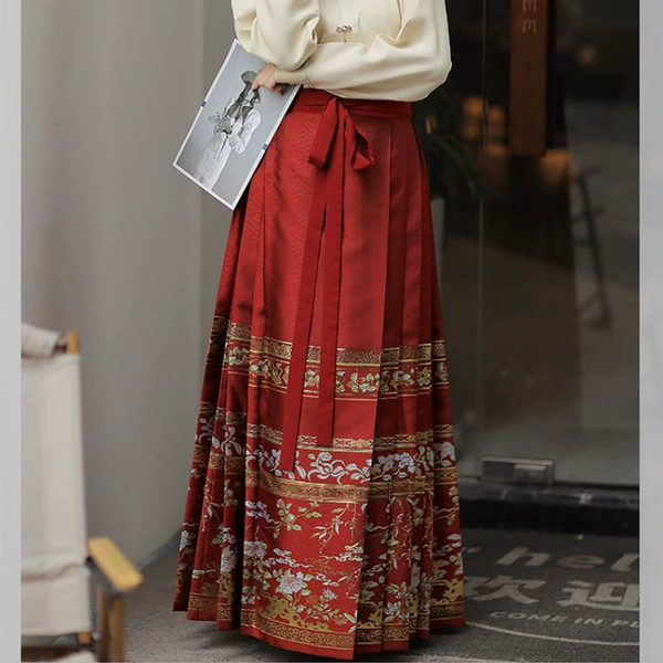 D105 skirt